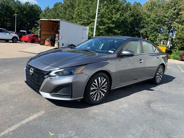 2023 Nissan Altima 2.5 SV photo 3