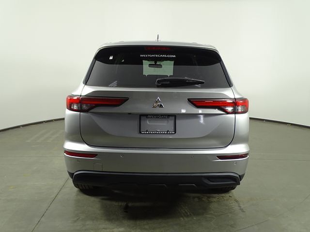 2022 Mitsubishi Outlander ES photo 4