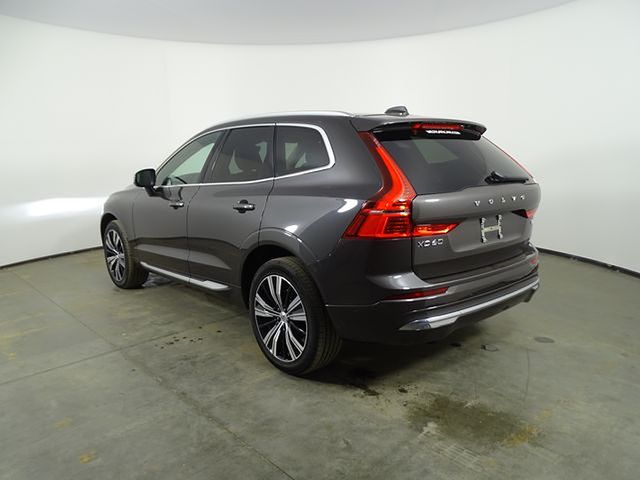 2023 Volvo XC60 B5 Plus photo 3