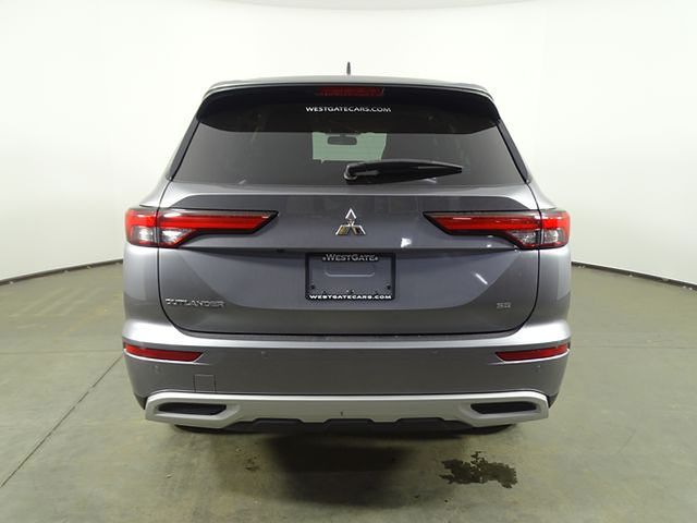2022 Mitsubishi Outlander SE photo 4
