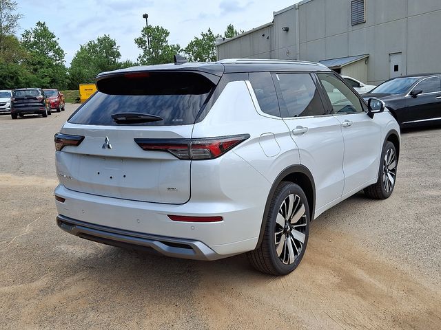 2025 Mitsubishi Outlander SEL photo 4