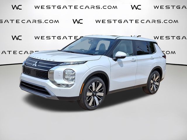 2025 Mitsubishi Outlander SE's photo