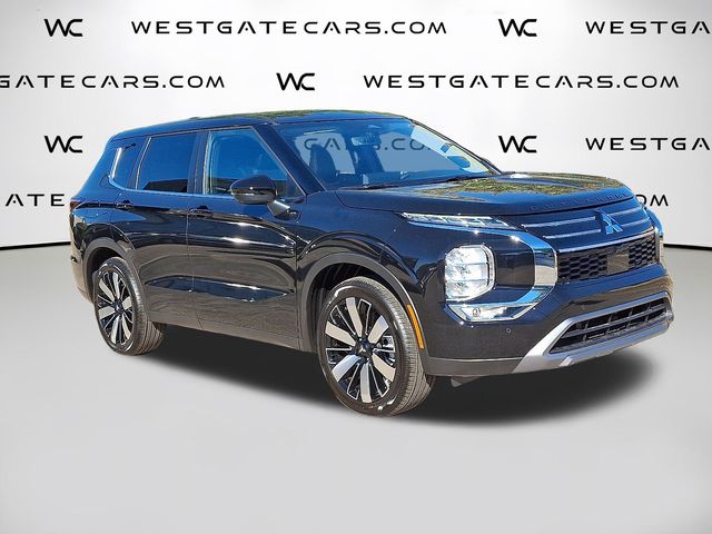 2025 Mitsubishi Outlander SE's photo