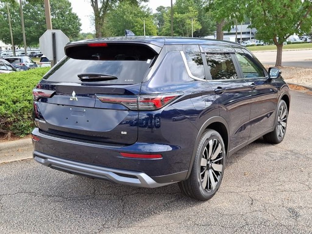 New 2025 Mitsubishi Outlander SE SUV