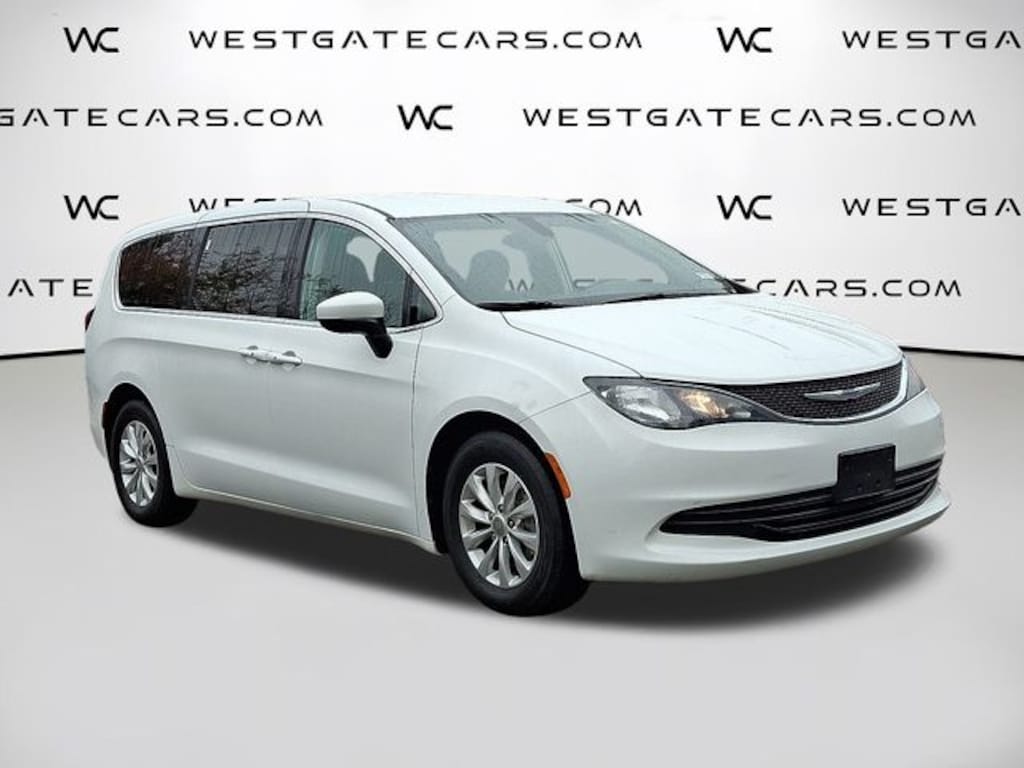 Used 2017 Chrysler Pacifica Touring Van