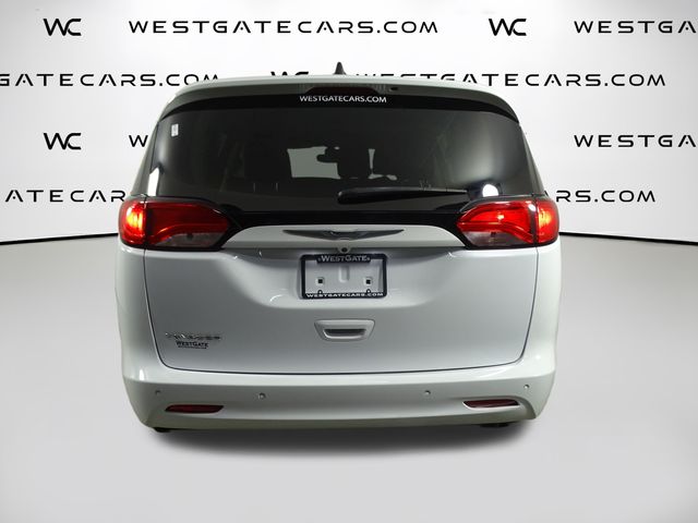 2021 Chrysler Voyager L photo 4