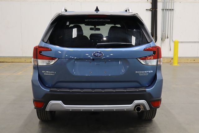 2024 Subaru Forester Touring photo 2