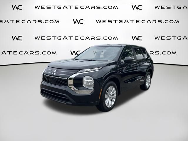 2026 Mitsubishi Outlander ES FWD's photo