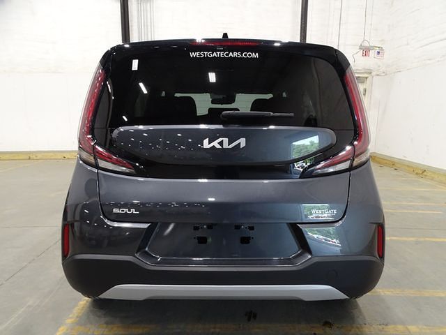 2023 Kia Soul LX photo 4