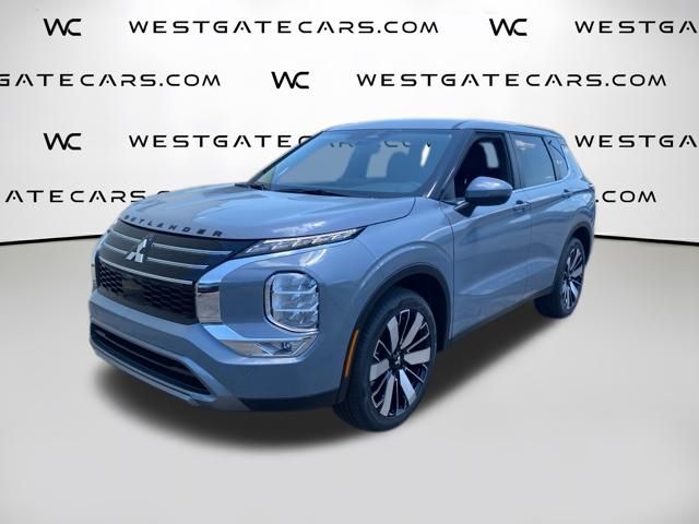 2026 Mitsubishi Outlander SE FWD's photo