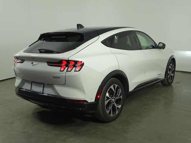 2021 Ford Mustang Mach-E Premium photo 4