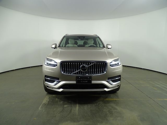 2023 Volvo XC90 AWD Plus photo 2