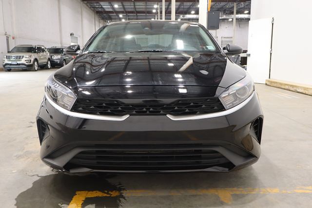 2022 Kia Forte LXS photo 2