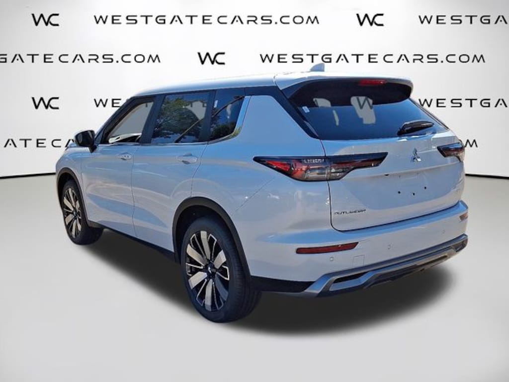 New 2025 Mitsubishi Outlander SE SUV