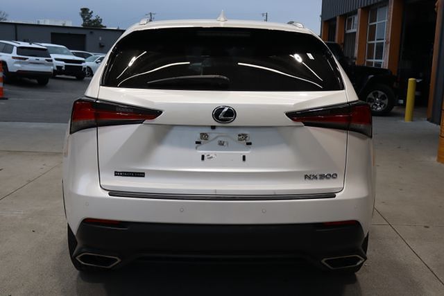 2021 Lexus NX 300 photo 4