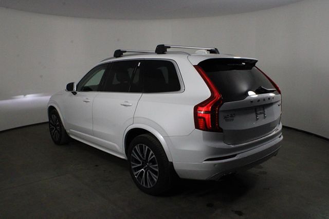 2021 Volvo XC90 T6 Momentum photo 2