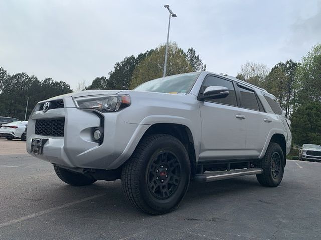 2018 Toyota 4Runner SR5 photo 3