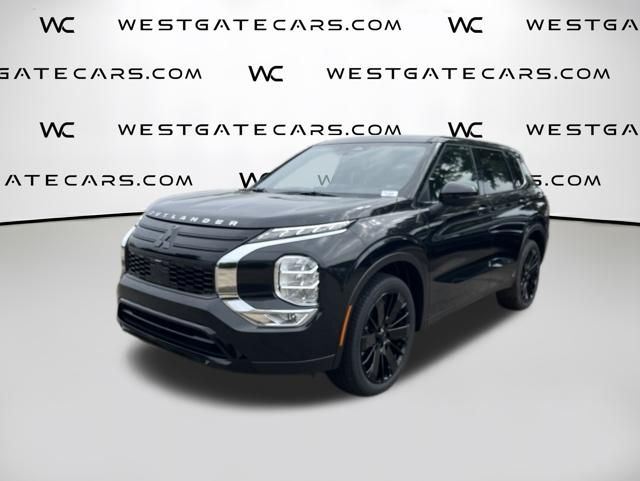 2026 Mitsubishi Outlander LE FWD's photo