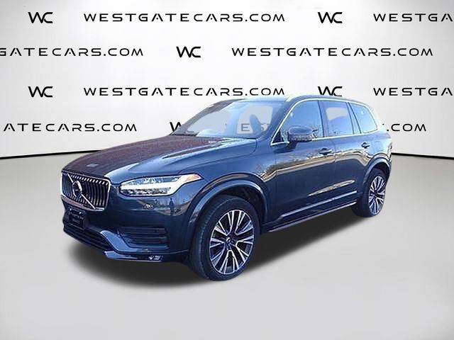2022 Volvo XC90 Momentum's photo