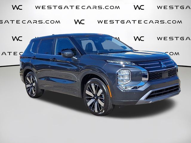 2025 Mitsubishi Outlander SE's photo