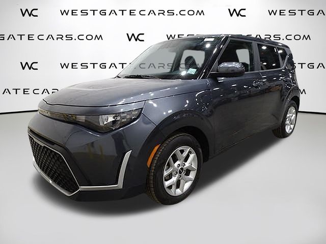 2023 Kia Soul LX's photo