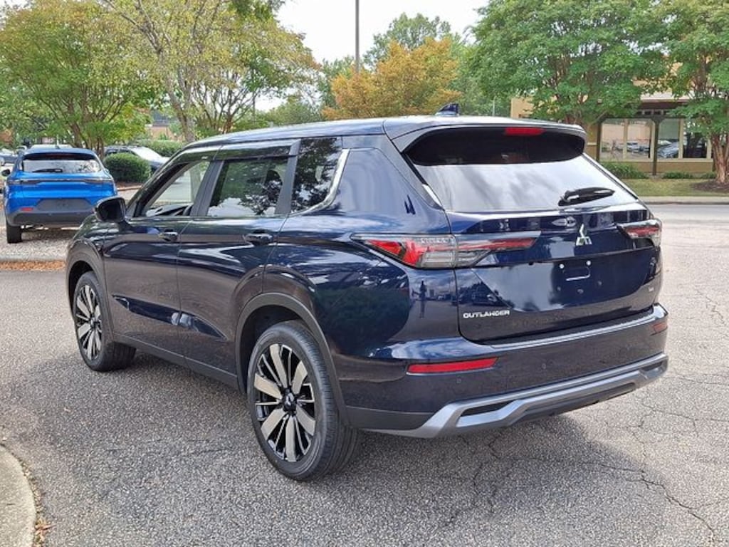 New 2025 Mitsubishi Outlander SE SUV