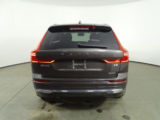 2023 Volvo XC60 B5 Plus photo 4
