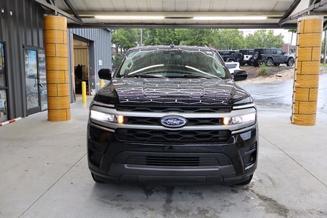 2024 Ford Expedition XLT photo 2