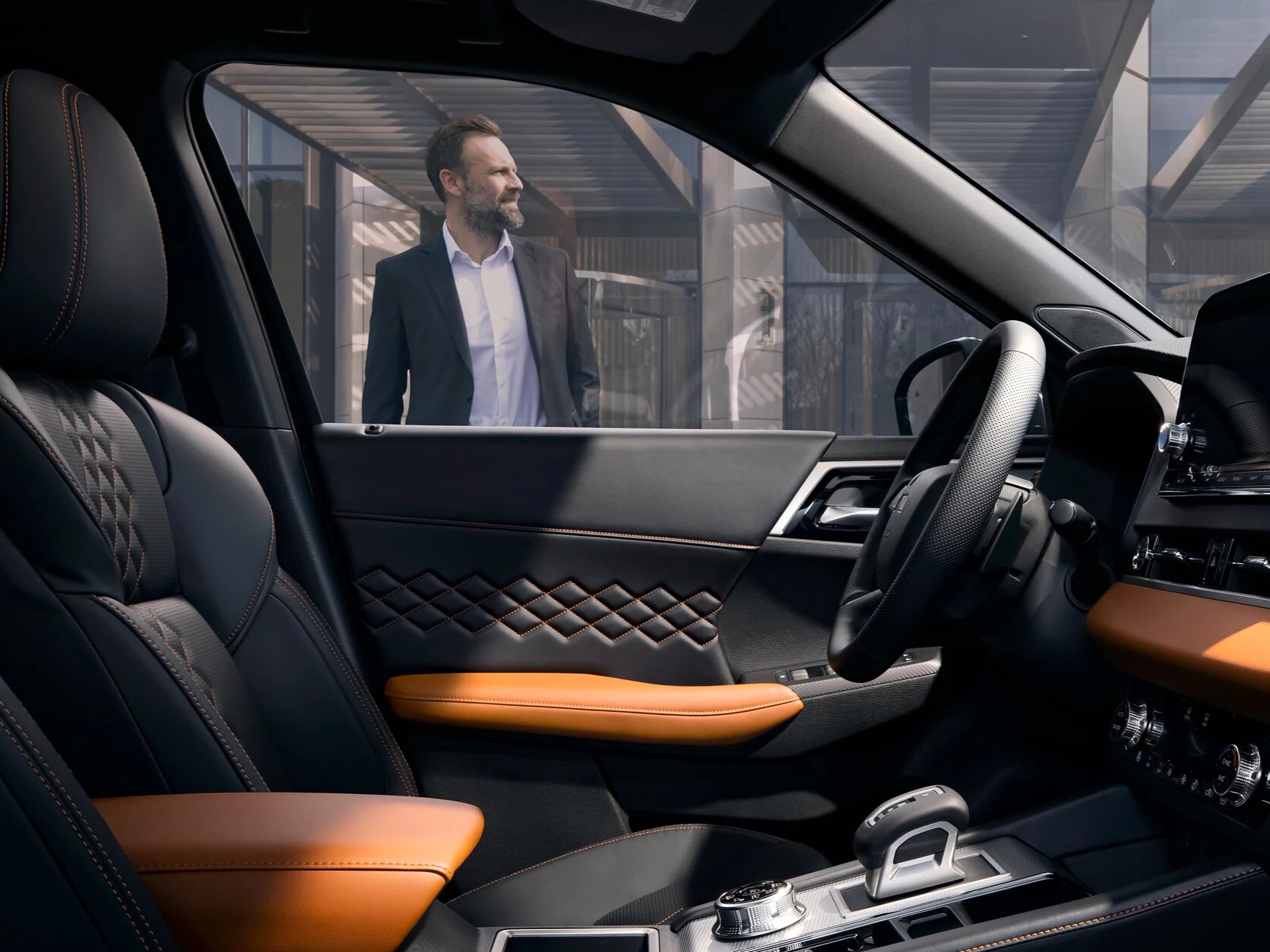 Mitsubishi Outlander Technology View