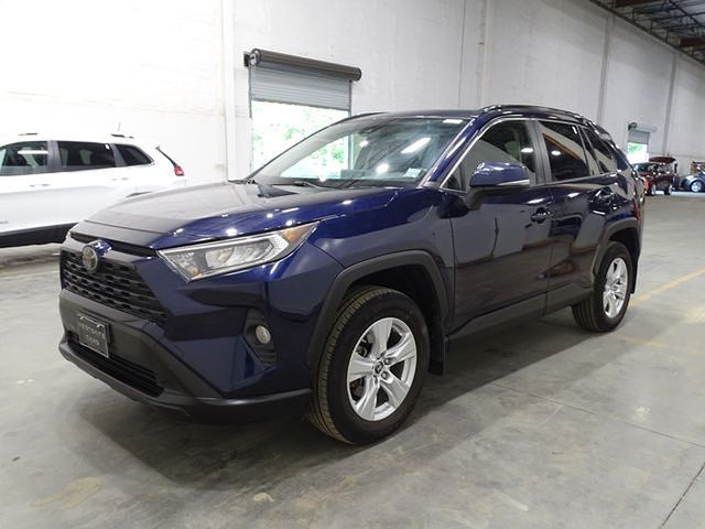 2019 Toyota RAV4 XLE photo 3