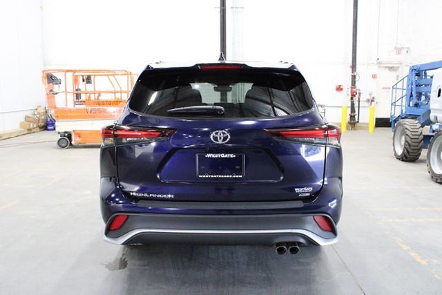 2024 Toyota Highlander XSE photo 4