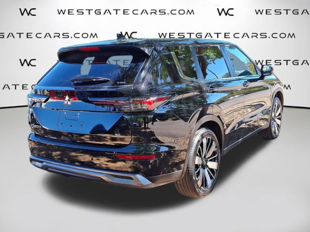 New 2025 Mitsubishi Outlander SE SUV