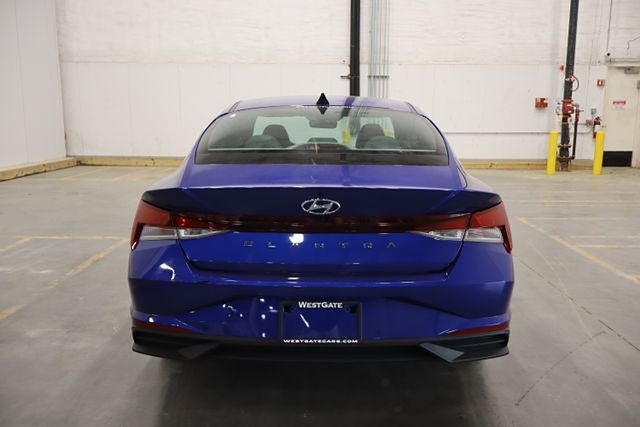 2023 Hyundai Elantra SEL photo 4