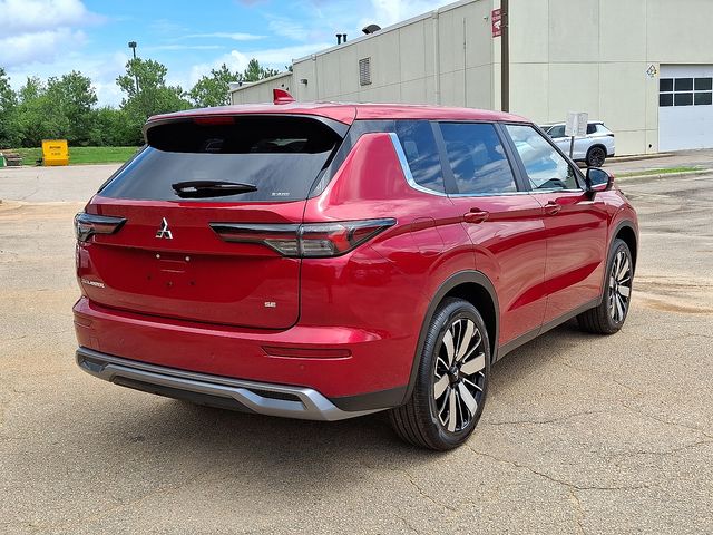 2025 Mitsubishi Outlander SE photo 4