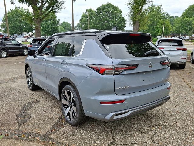 2025 Mitsubishi Outlander SEL photo 3