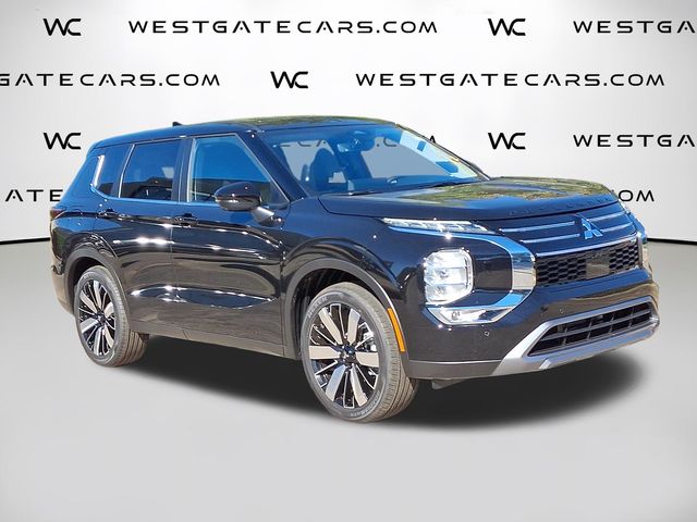 2025 Mitsubishi Outlander SE's photo