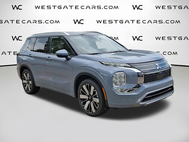 2025 Mitsubishi Outlander SEL's photo