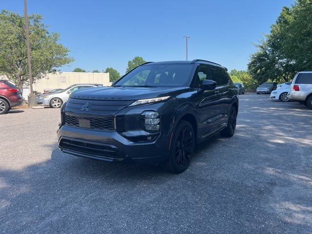 2026 Mitsubishi Outlander Black Edition FWD's photo