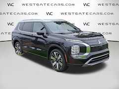 2025 Mitsubishi Outlander Platinum Edition SUV