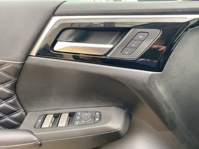 2025 Mitsubishi Outlander Plug-in Hybrid SEL - Photo 18