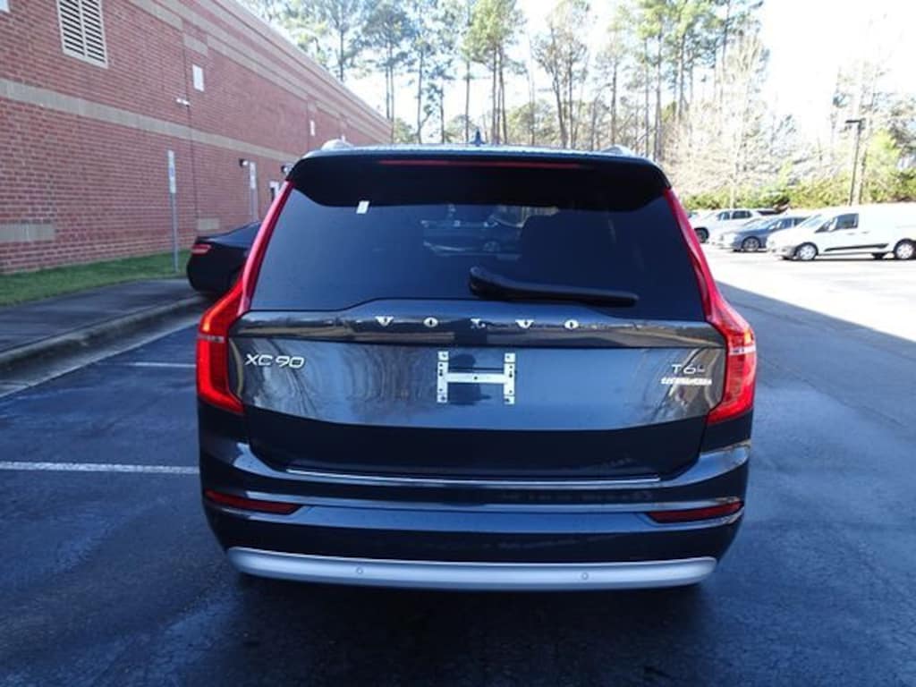 Used 2022 Volvo XC90 T6 AWD Momentum 7 Seater SUV