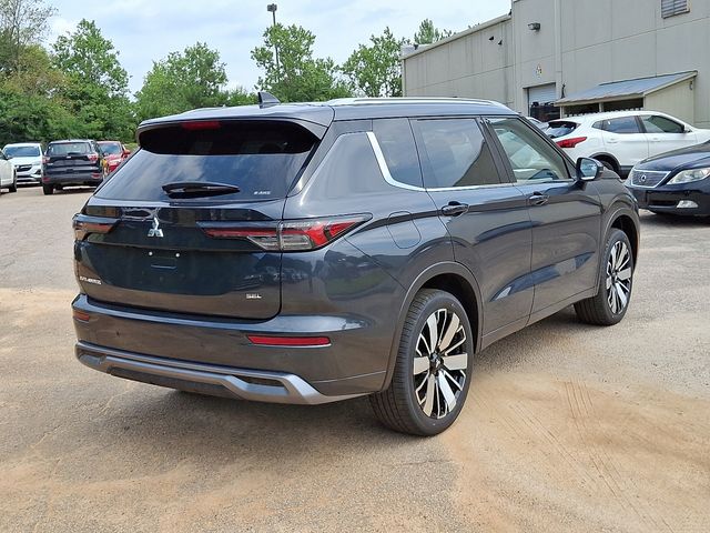 2025 Mitsubishi Outlander SEL photo 4
