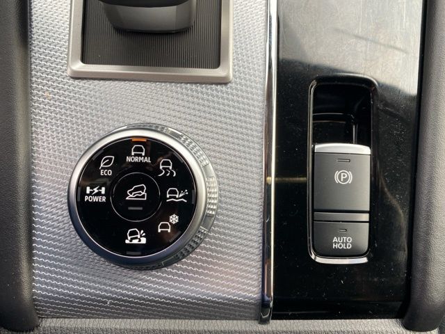 2025 Mitsubishi Outlander Plug-in Hybrid SEL - Photo 30