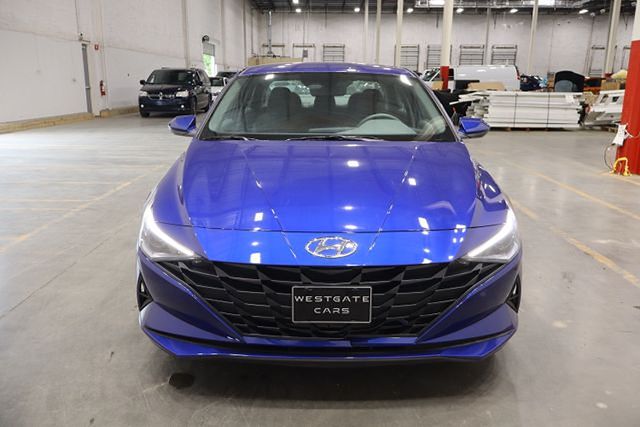 2023 Hyundai Elantra SEL photo 2