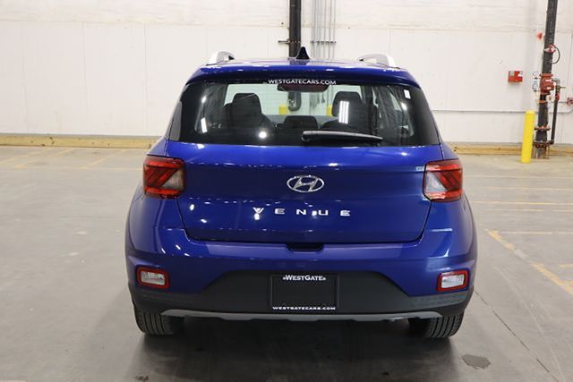2022 Hyundai Venue SEL Limited photo 4