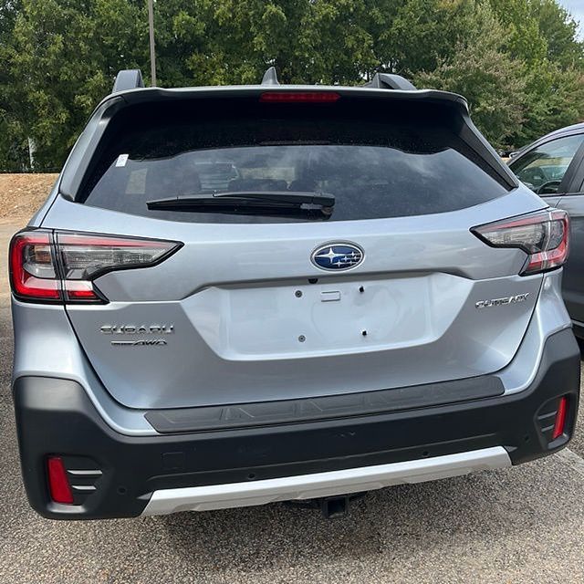 2022 Subaru Outback Limited photo 3