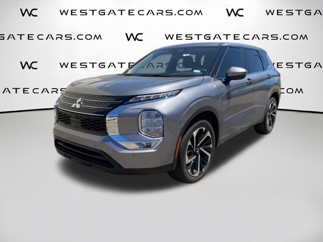2023 Mitsubishi Outlander SE 2WD's photo