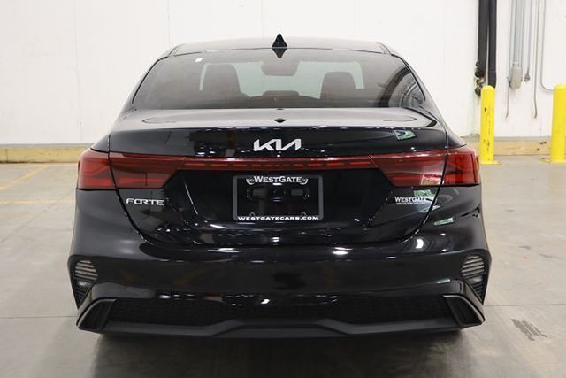 2022 Kia Forte LXS photo 4