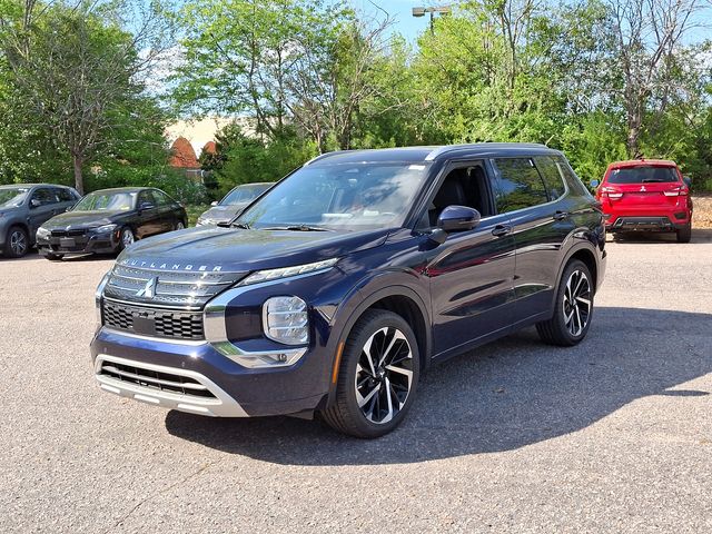 2022 Mitsubishi Outlander SEL photo 3