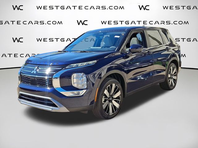 2025 Mitsubishi Outlander SE's photo